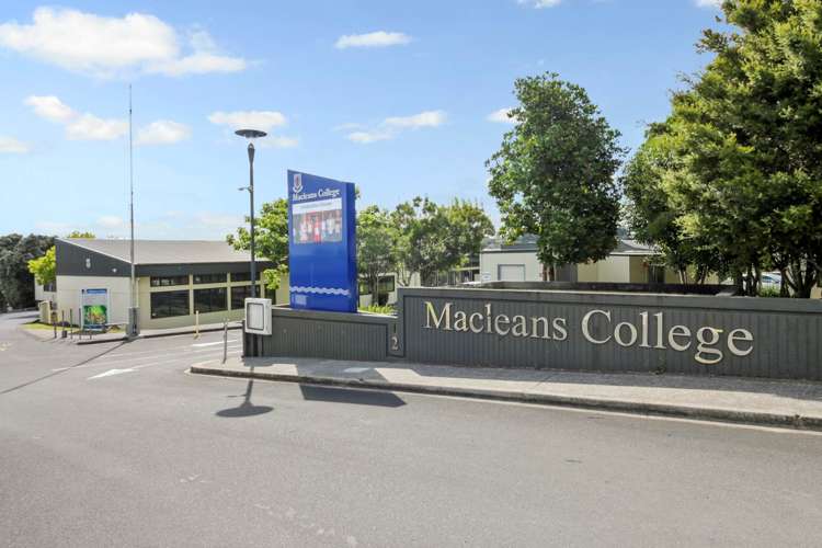 6 Embling Place Eastern Beach_9