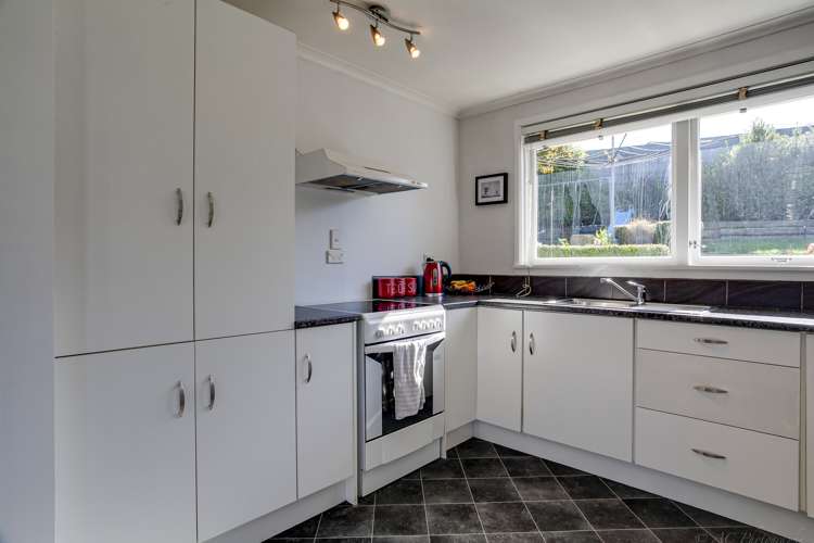 16 Clyde Carr Crescent Waimataitai_14