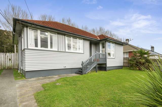 76 Strand Crescent Naenae_1