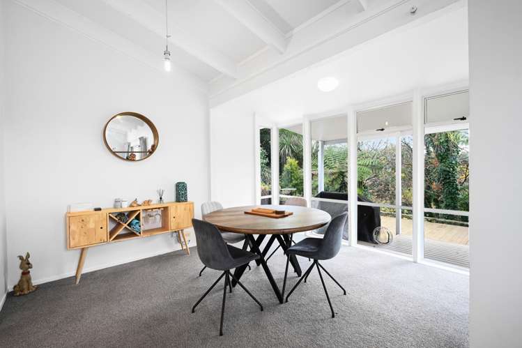 15 Lansdowne Crescent Glenview_6