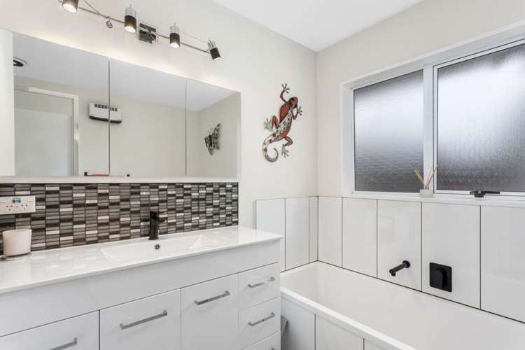 2a Vivian Street Burwood_9