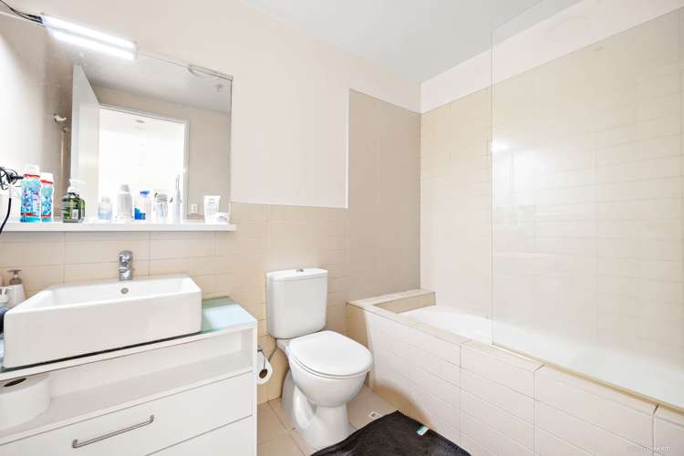 506/18 Beach Road Auckland Central_8