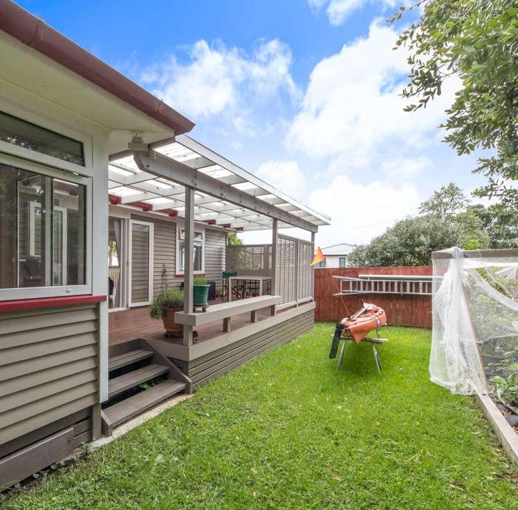74 Woodglen Road Glen Eden_17