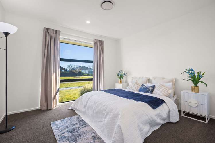 1 Woodford Avenue Woodend_11