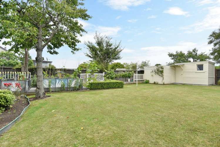 15 Robin Street Burwood_18