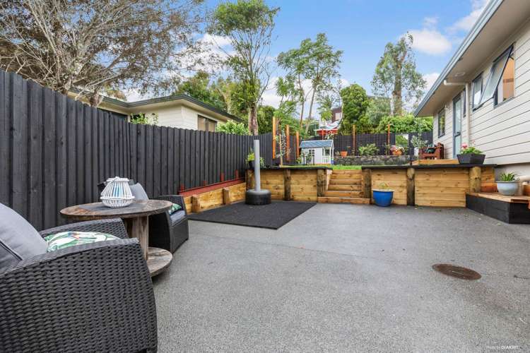 1/10 Knott Road Stanmore Bay_17