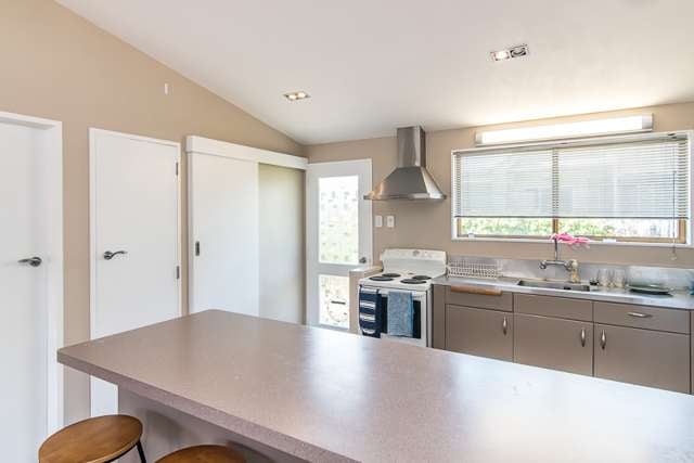 1/10 Watson Drive Paraparaumu Beach_4