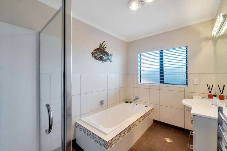 7 Sapperton Drive Henderson_14