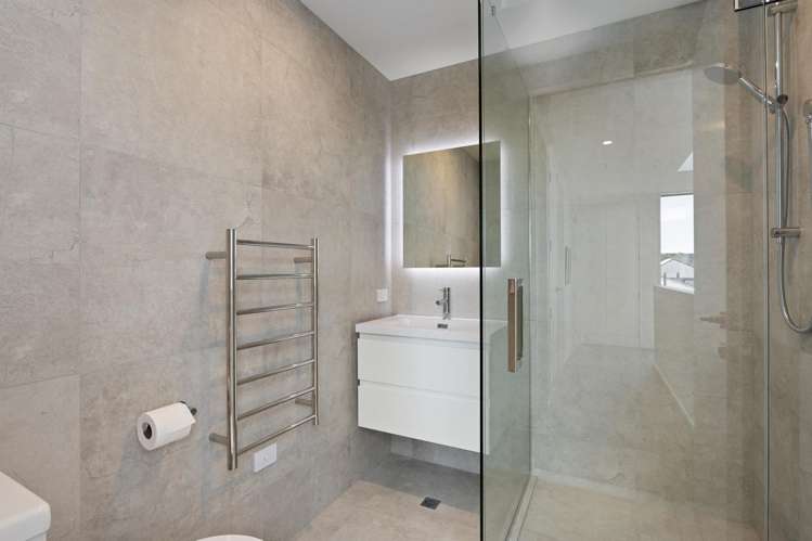 4/18 Cornwall Street Saint Albans_18