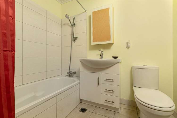 17 Divich Avenue Te Atatu South_20