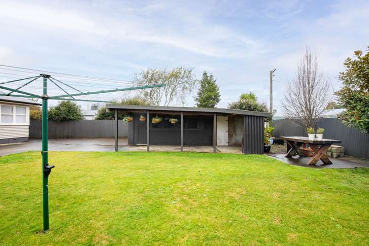 6 Colstone Street Glenview_25