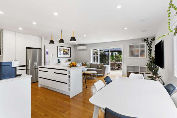 4 Holman Road Te Atatu Peninsula_10