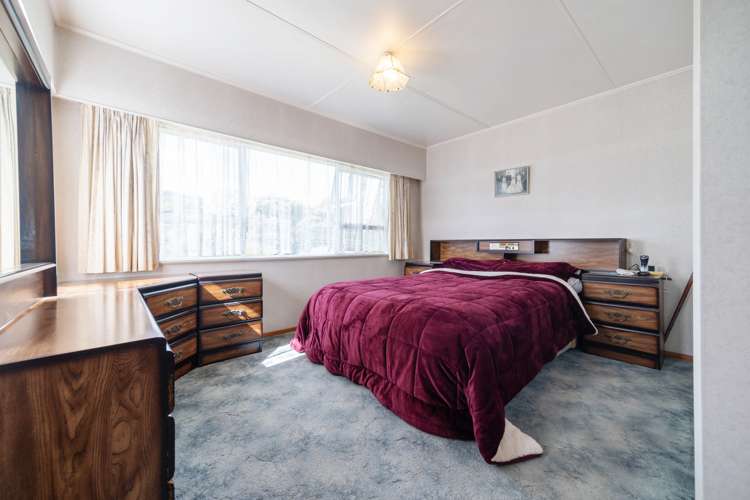 40 Tennyson Crescent Stoke_11