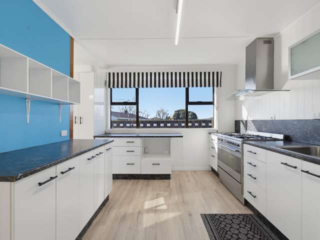 24K Price Reduction - Vendor Says SELL!