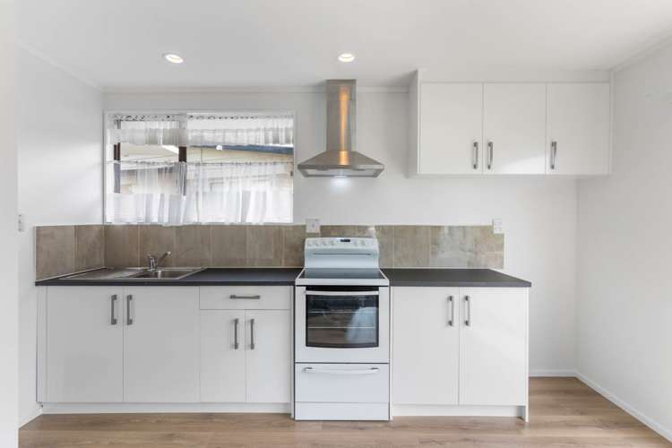 2/27 Scott Road Papakura_7