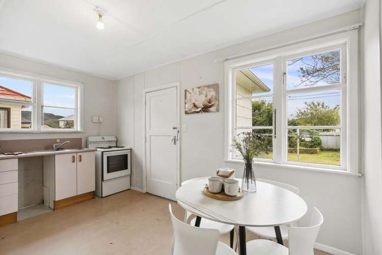 53 Hewer Crescent Naenae_8