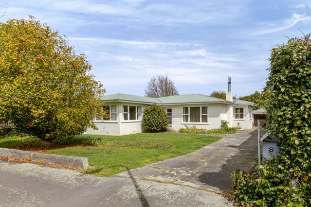 Hokowhitu Charm: 3-Bed Home with an Extra Large Backyard!