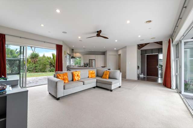 4 Links Drive Waiwhakaiho_4