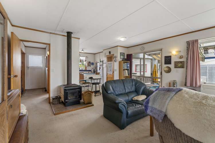 2 Colenso Place Otaki Beach_6