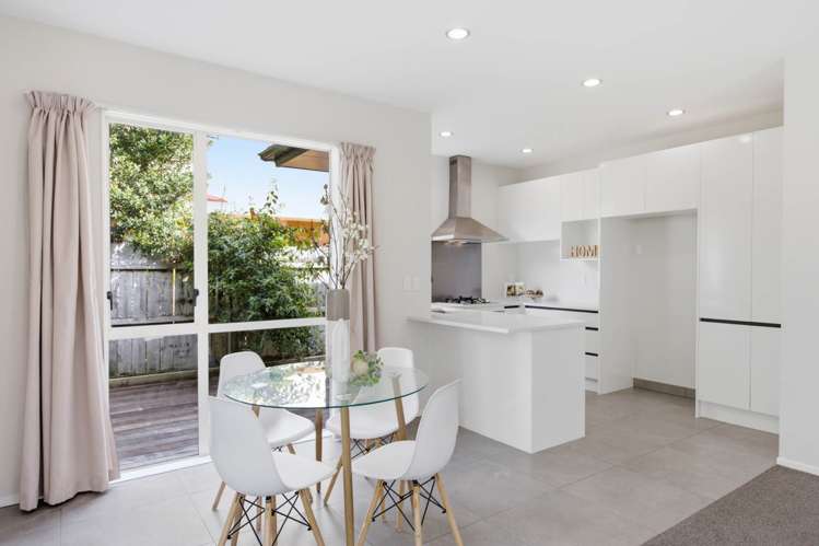24 Hardley Avenue Mt Roskill_9