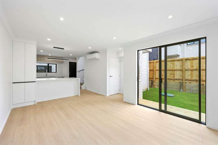Lot 8-12/71 Royal Road Massey_40