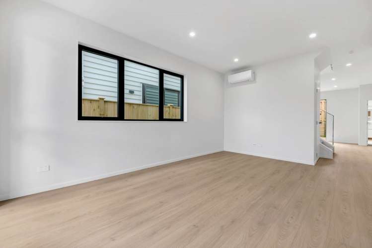 2/7 Edgar Pearce Place Howick_2