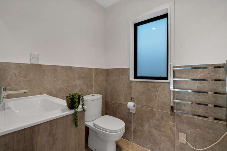 7 Castlepoint Avenue Takanini_16