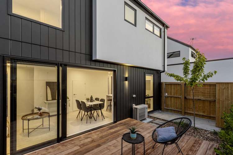 2/49 Laurence Street Waltham_11