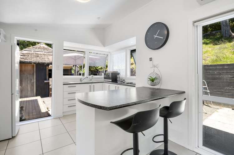 186 Ocean View Road Oneroa_9