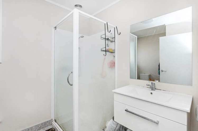 11 Manatu Lane Kelston_6