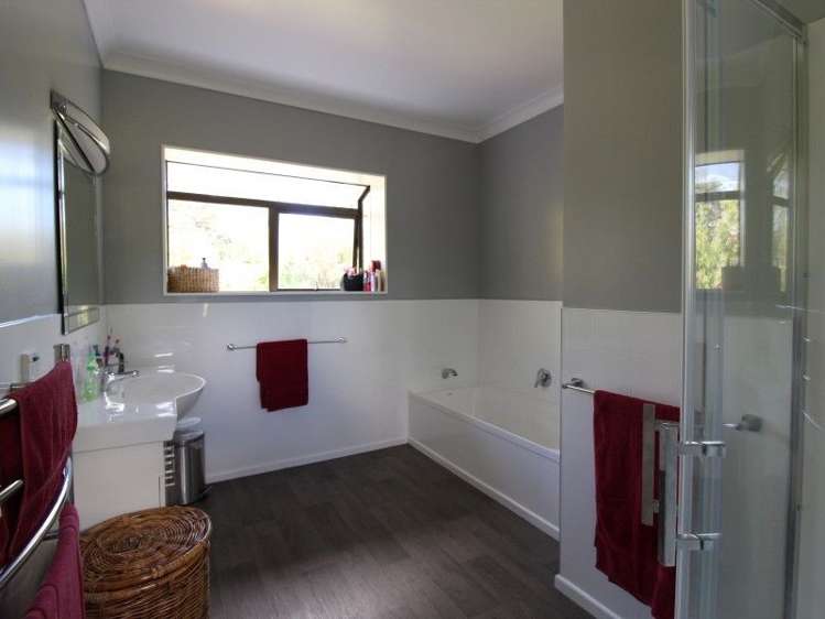 15 Toogood Road Winton Surrounds_4