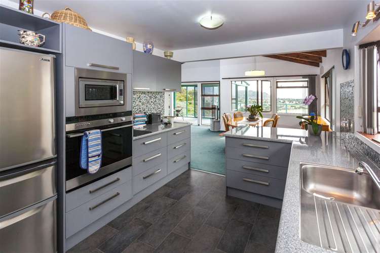 8 Pine Grove Tairua_4