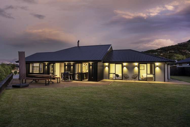 5 Tahi Street Albert Town_4