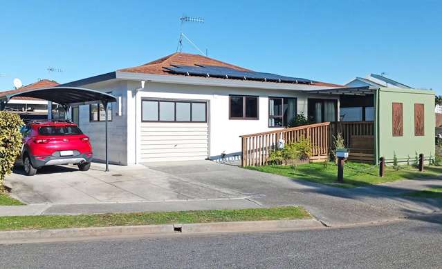 Sunny, Stylish & Superbly Located