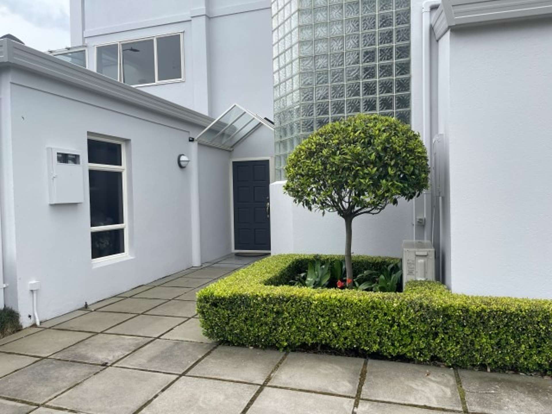 C/7 First Ave 1047_0