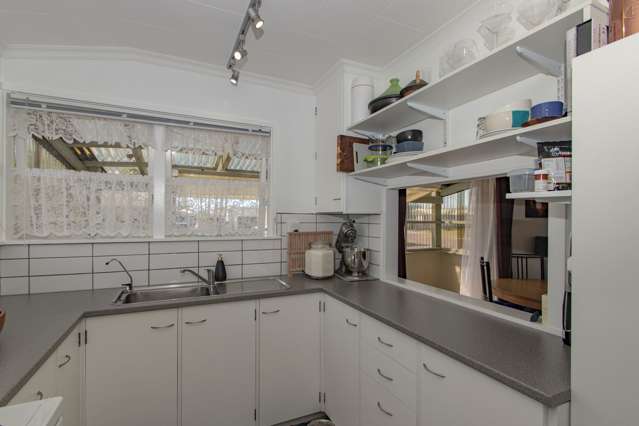 13 Lyttelton Crescent Tamatea_1