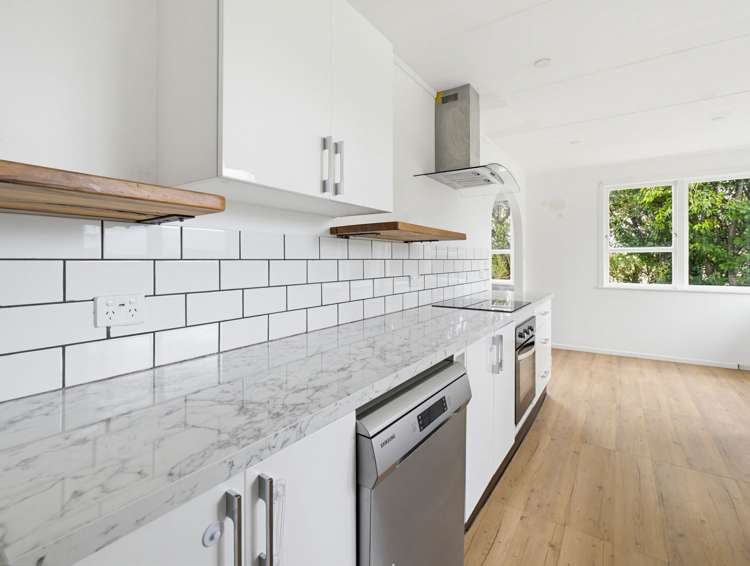 54 Kuku Beach Road Levin_16