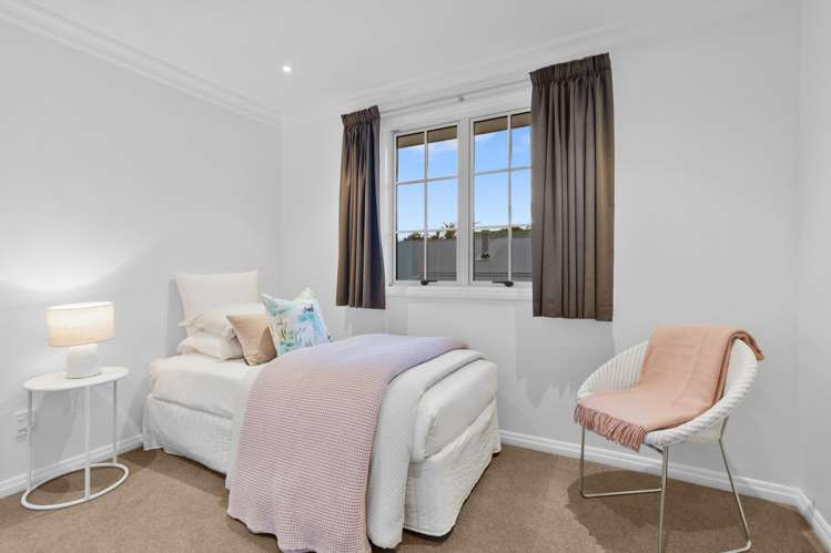 97B The Drive Epsom_20