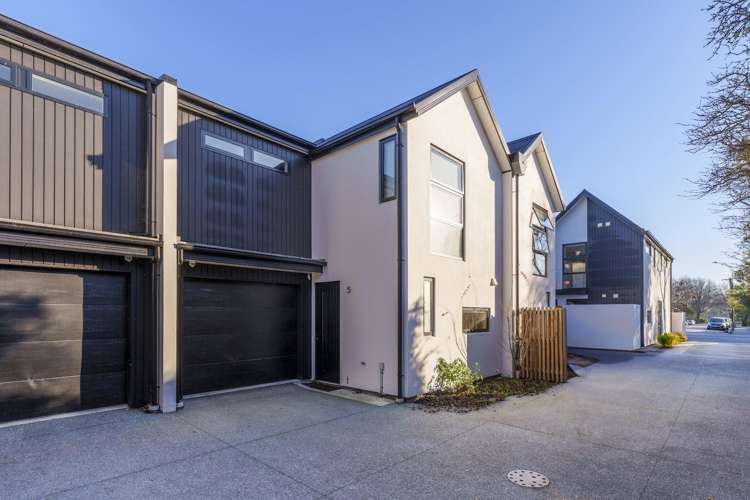 Unit 5/274 Kilmore Street_0