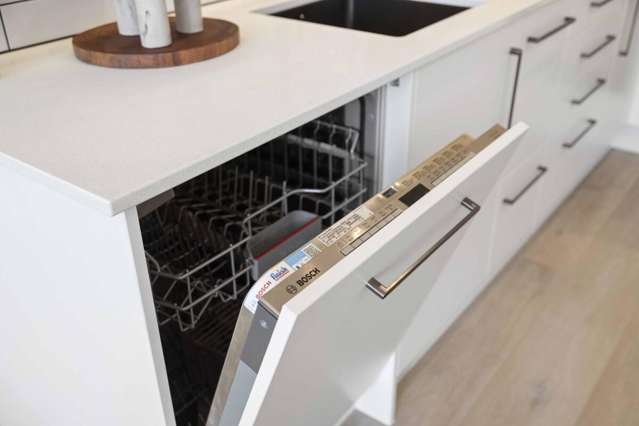 2-8 Alamein Terrace Mount Albert_3