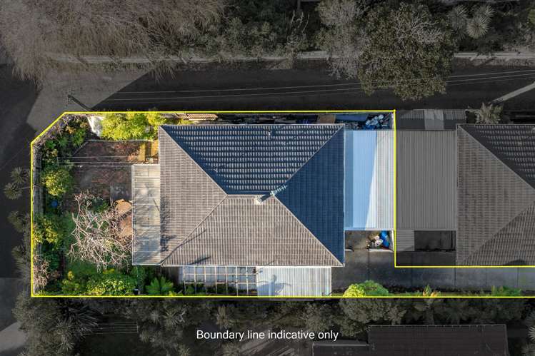 2/115 Rocking Horse Road Southshore_2