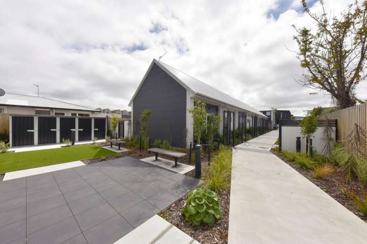  8/19 Winchester Street Merivale_10