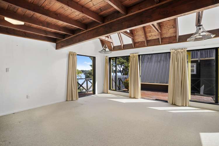 2/11 Amelia Place Beach Haven_21