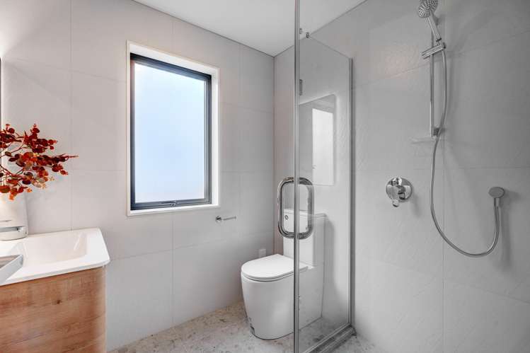 4B Goad Crescent Hillsborough_10