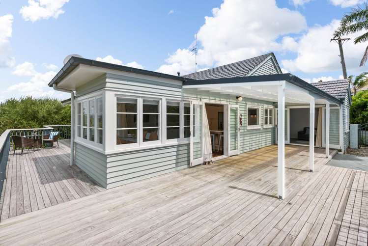 18 Beach Road Mellons Bay_11