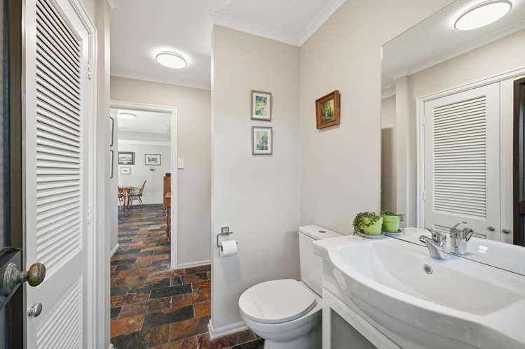 2/32 Albert Road Devonport_5