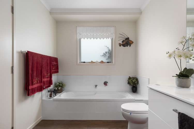 6 Capstan Close Pyes Pa_16