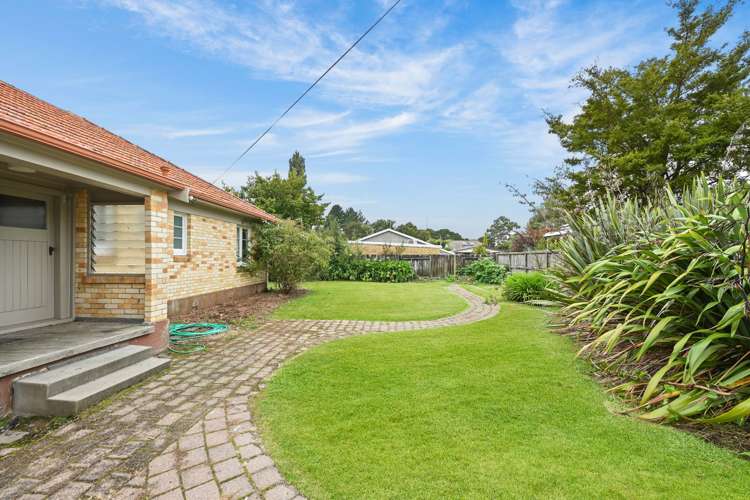 544 Grey Street Hamilton East_12