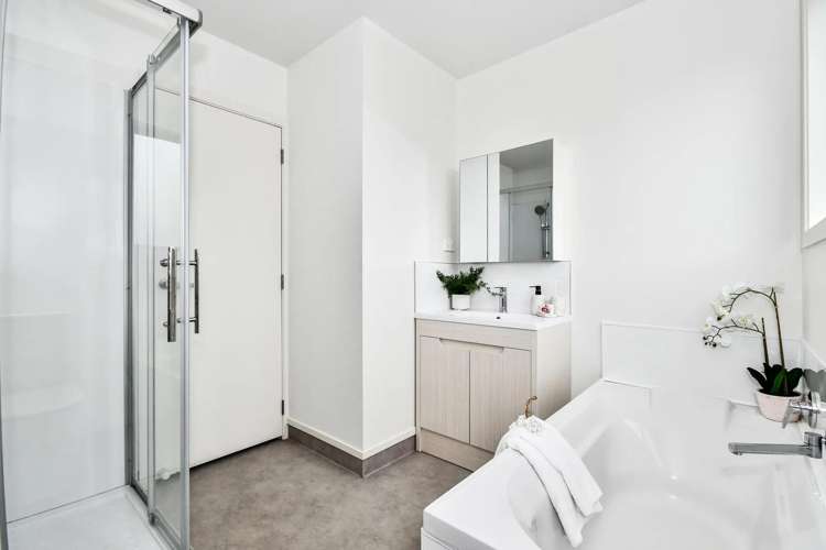 2/75 McAnnalley Street Manurewa East_18