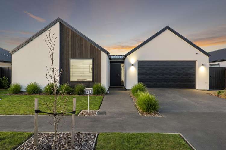 12 Dalness Crescent_0